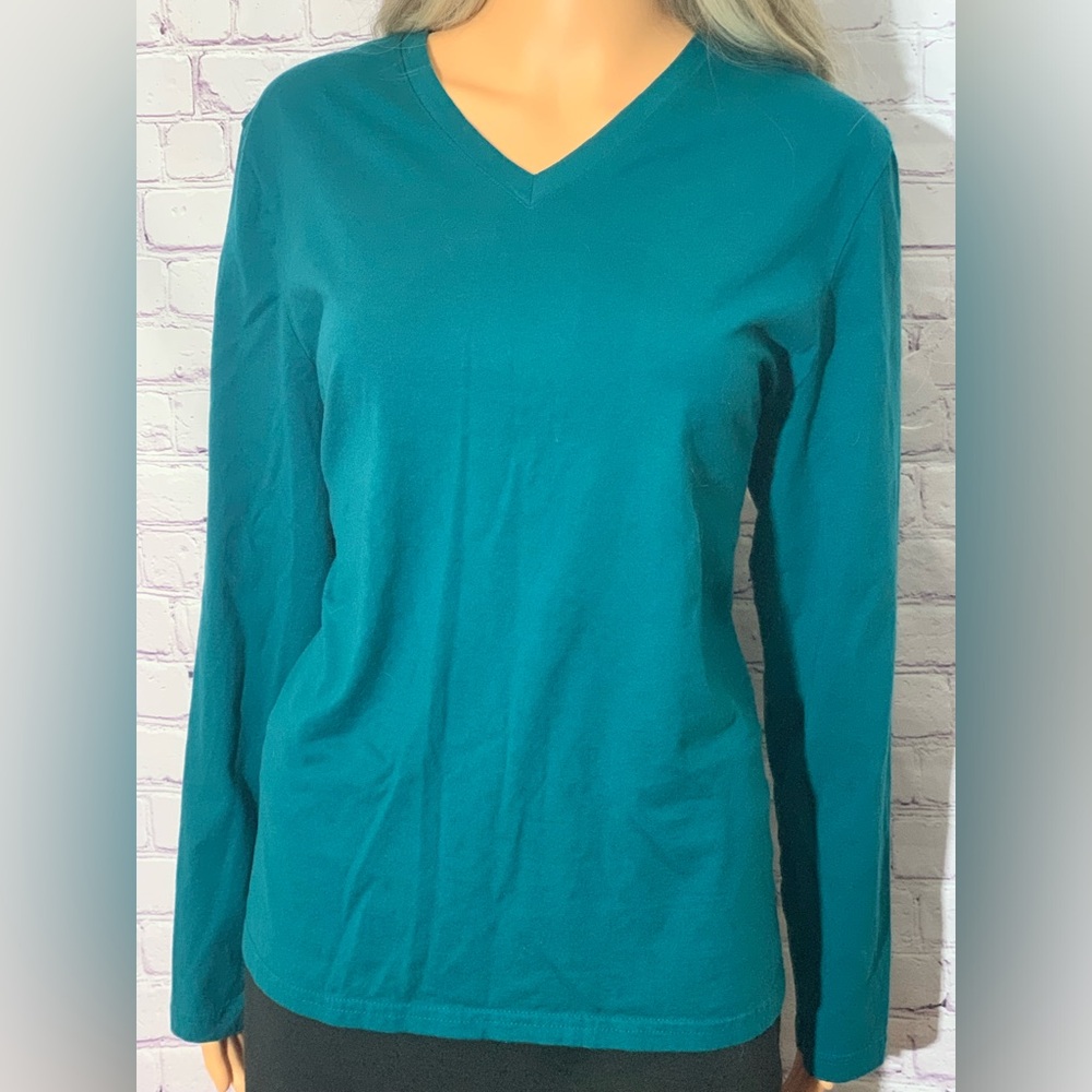 Women’s teal long sleeved top
